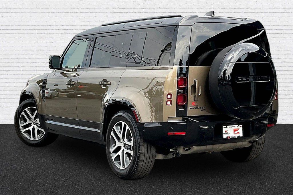 Used 2023 Land Rover Defender 110 X-Dynamic SE AWD/4WD image 4