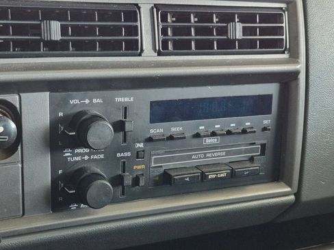 Used 1991 GMC Sonoma AWD/4WD image 15