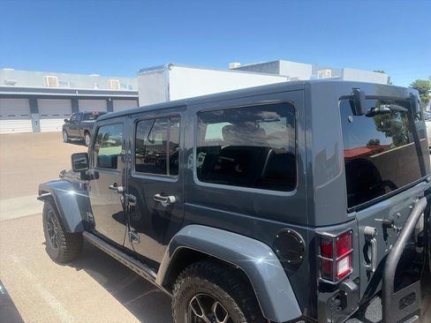 Used 2017 Jeep Wrangler Unlimited Sahara AWD/4WD image 5