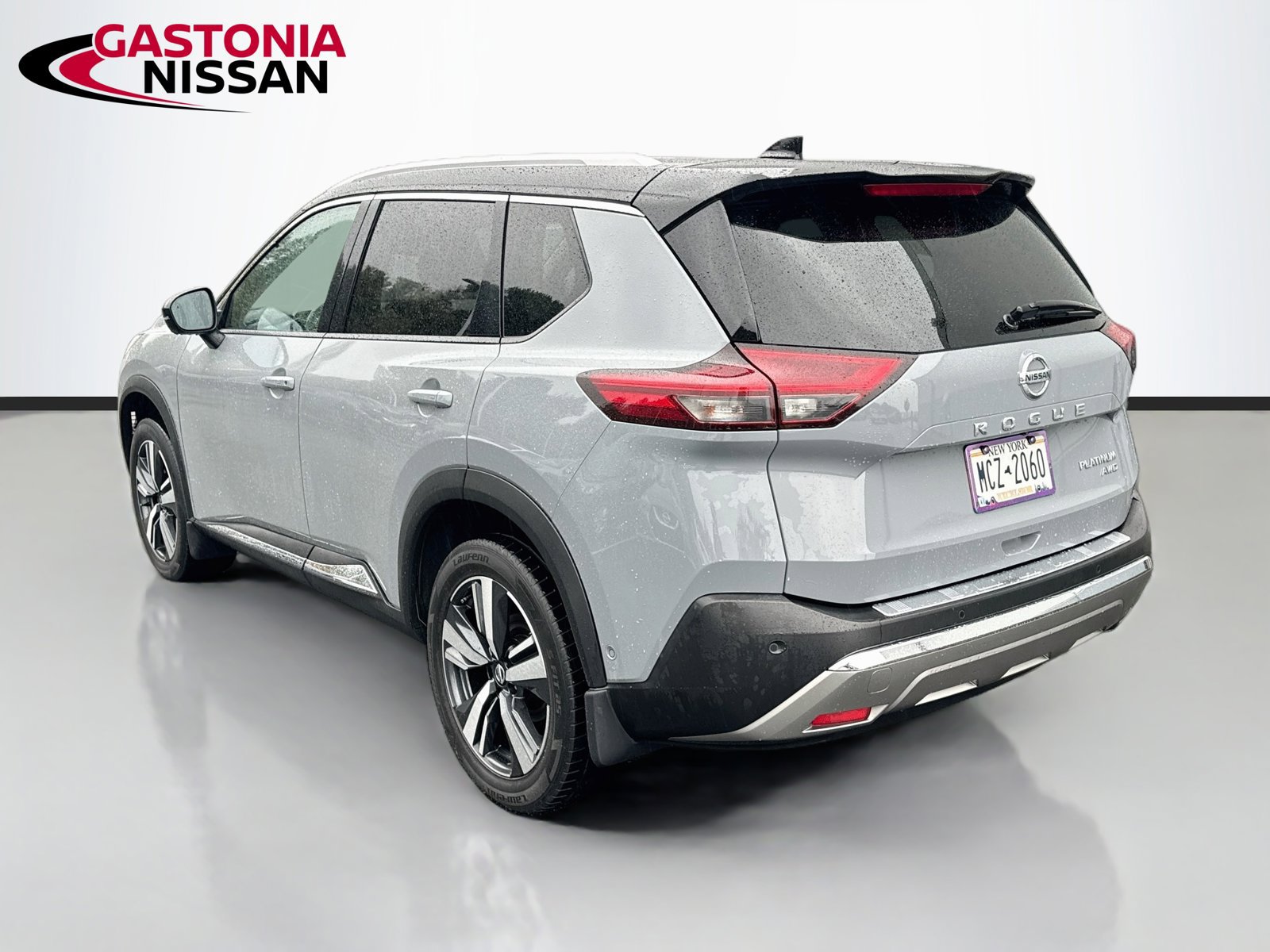 Used 2021 Nissan Rogue Platinum AWD/4WD image 6
