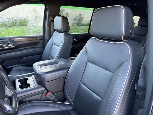 Used 2023 Chevrolet Suburban Premier image 28