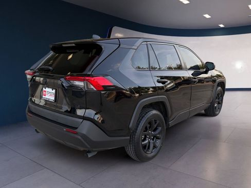 Used 2024 Toyota RAV4 LE FWD image 5