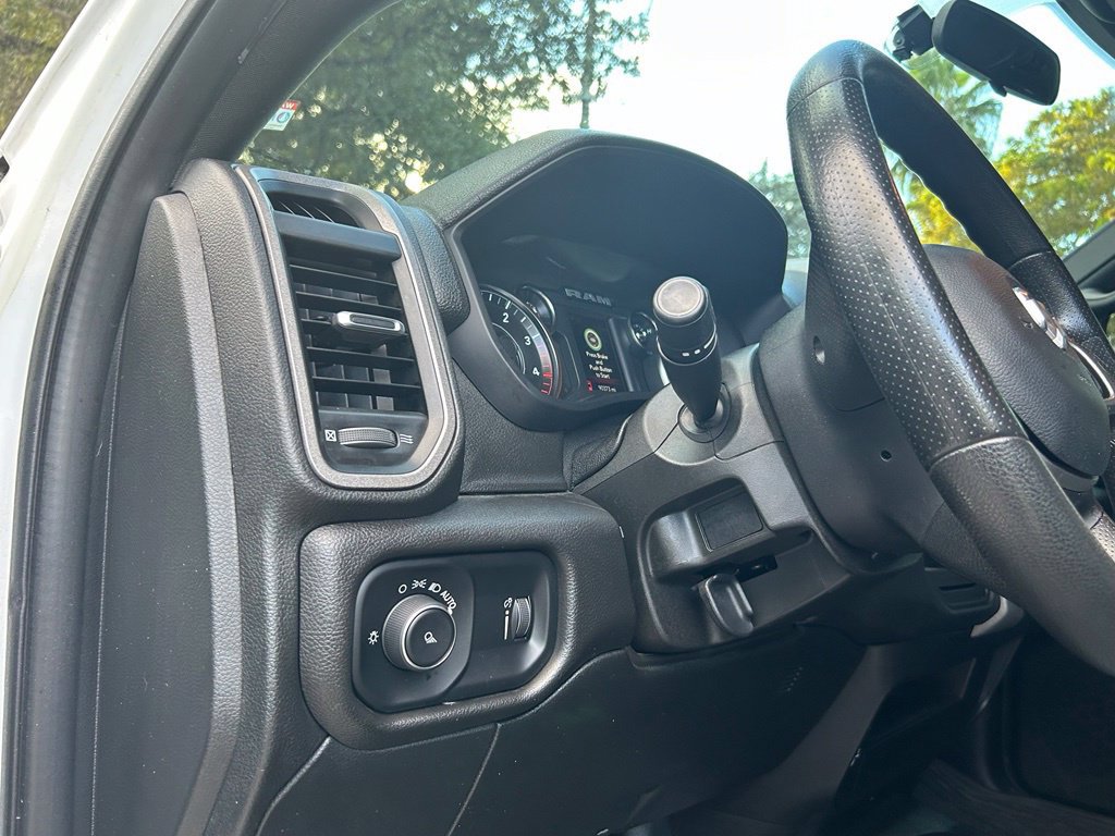 Used 2022 RAM 3500 Tradesman w/ Chrome Appearance Group AWD/4WD image 16