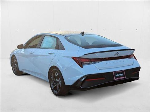 New 2025 Hyundai Elantra Sport FWD image 8