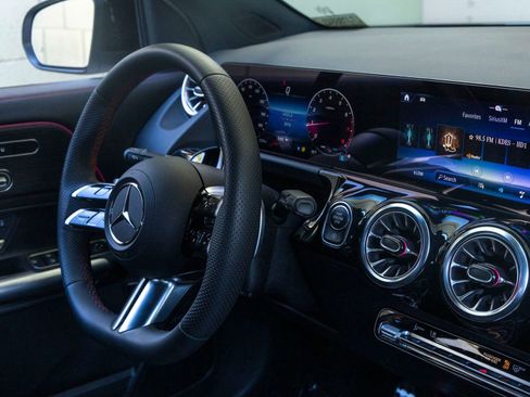 Used 2026 Mercedes-Benz GLA 250 image 29