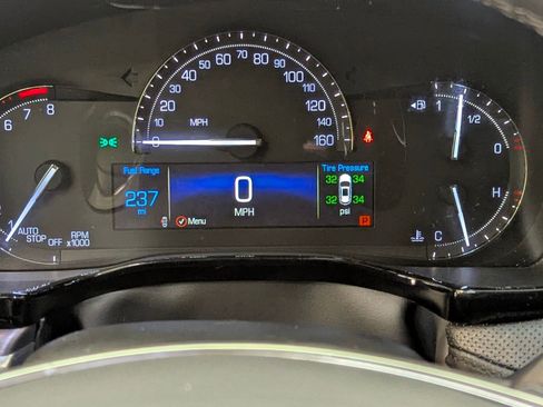 Used 2018 Cadillac XT5 Luxury w/ Driver Awareness Package image 19