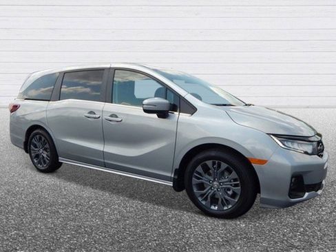 New 2026 Honda Odyssey Touring image 8