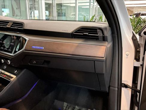 Certified 2025 Audi Q3 2.0T Premium Plus w/ Premium Plus Package image 19