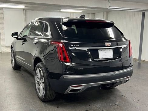 Certified 2025 Cadillac XT5 Premium Luxury w/ Technology Package AWD/4WD image 3