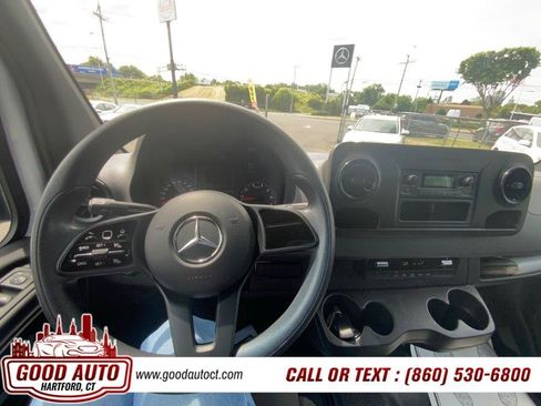 Used 2023 Mercedes-Benz Sprinter 1500 image 13