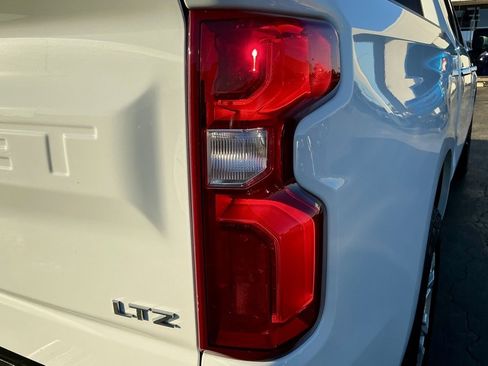 Used 2022 Chevrolet Silverado 1500 LTZ w/ LTZ Premium Package image 15