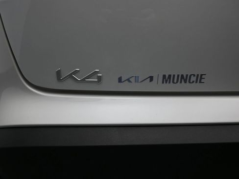 New 2026 Kia K4 LXS image 10