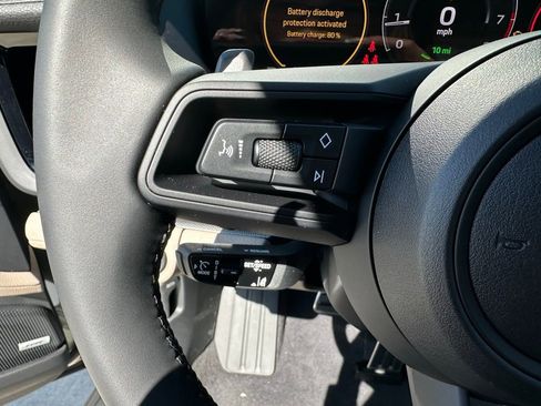 Used 2026 Porsche Panamera 4 image 17