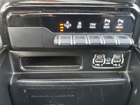 Used 2020 RAM 1500 Laramie image 43