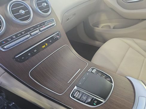 Certified 2022 Mercedes-Benz GLC 300 image 25