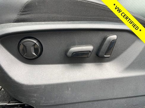Used 2021 Volkswagen Tiguan SE w/ Panoramic Sunroof Package AWD/4WD image 14