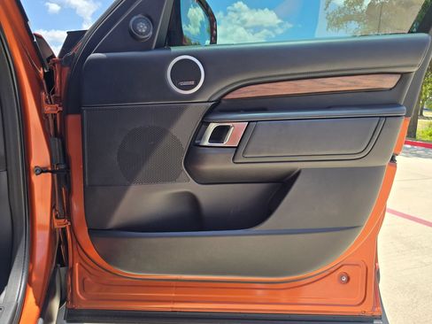 Used 2018 Land Rover Discovery HSE Luxury AWD/4WD image 22