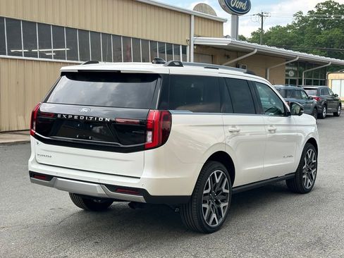 New 2026 Ford Expedition Platinum w/ Platinum Ultimate Package AWD/4WD image 9