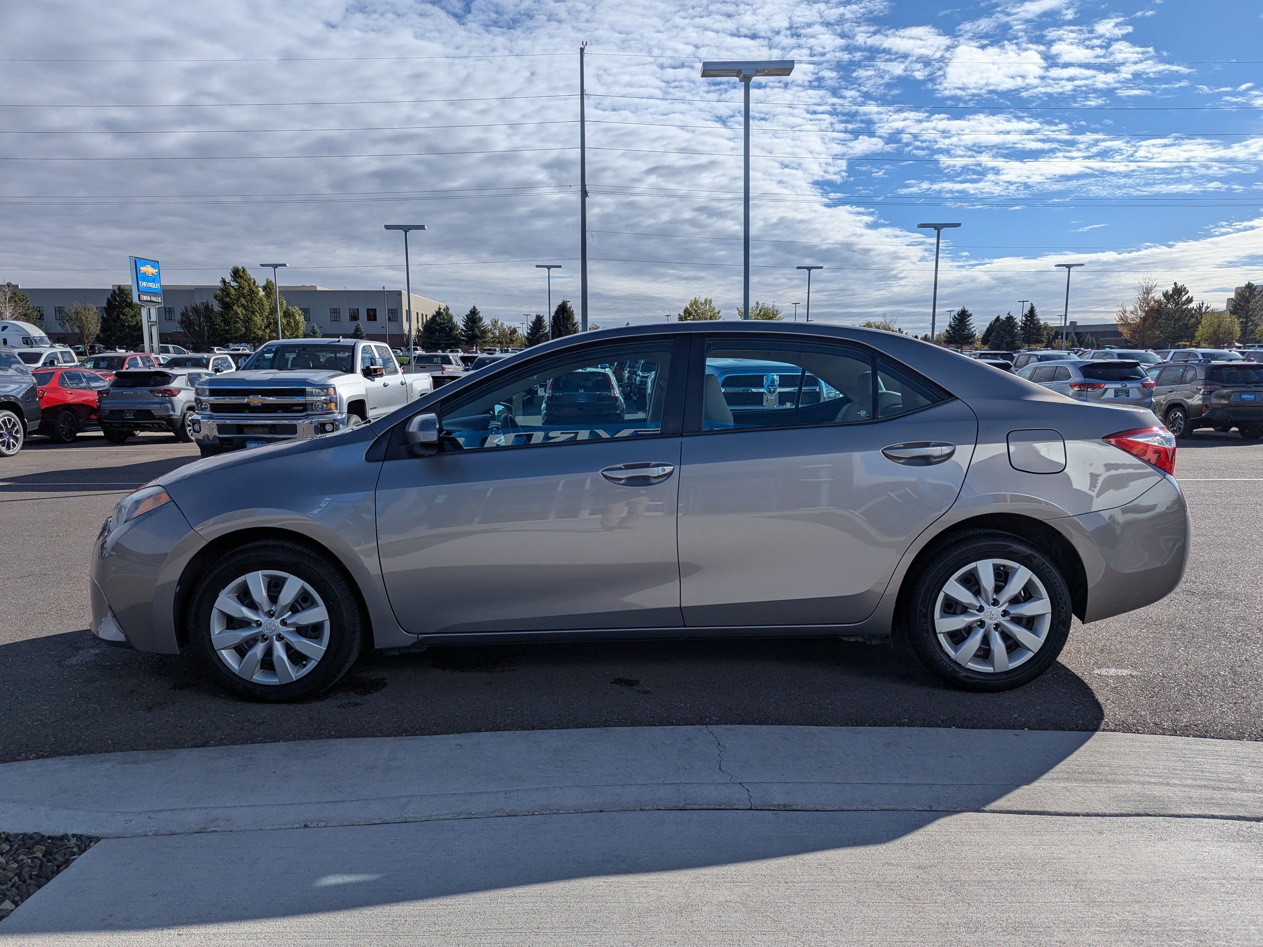 Used 2016 Toyota Corolla LE FWD image 8