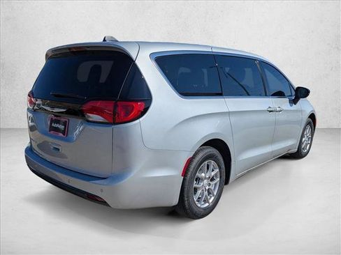 New 2026 Chrysler Voyager LX image 5