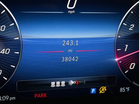 Certified 2023 Mercedes-Benz GLC 300 4MATIC image 3