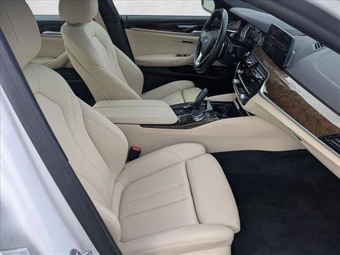 Used 2018 BMW 530i w/ Premium Package image 22