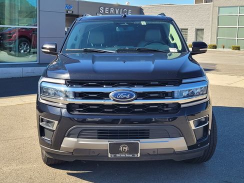 Used 2024 Ford Expedition Limited image 2