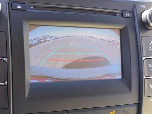 Used 2015 Toyota Camry LE image 12