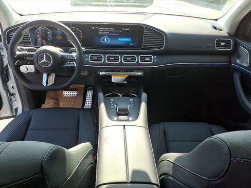 New 2026 Mercedes-Benz GLS 450 4MATIC image 28