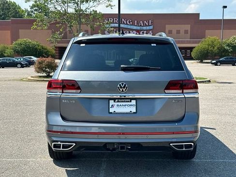 Used 2023 Volkswagen Atlas SEL Premium AWD/4WD image 4