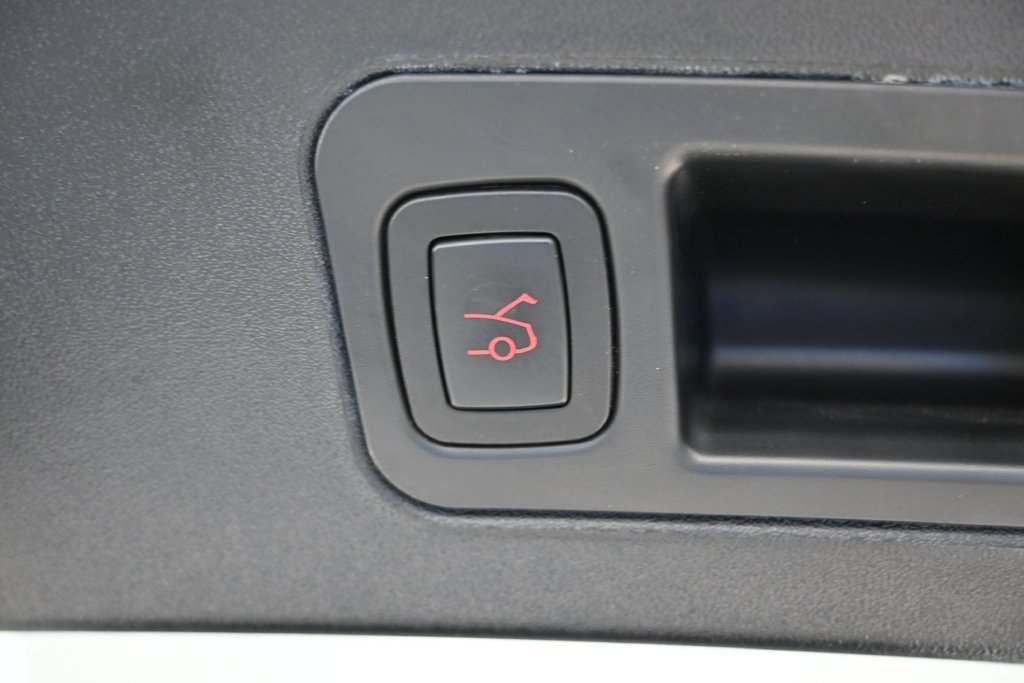 Used 2020 Tesla Model S Performance AWD/4WD image 11