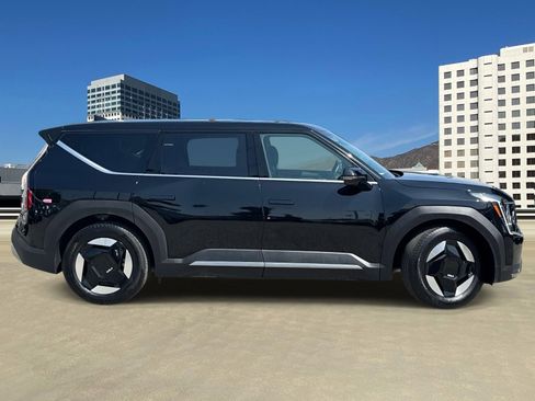 Used 2026 Kia EV9 Light RWD image 3