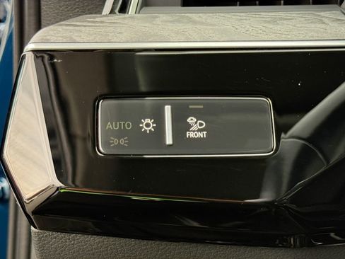 Used 2021 Audi e-tron Premium Plus w/ Premium Plus Package image 20