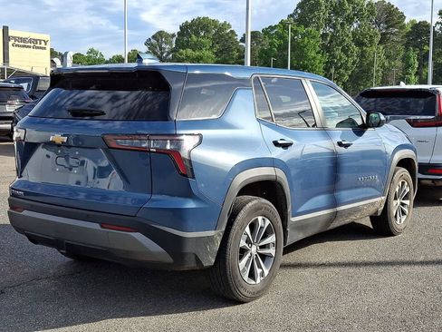 Used 2025 Chevrolet Equinox LT FWD image 3