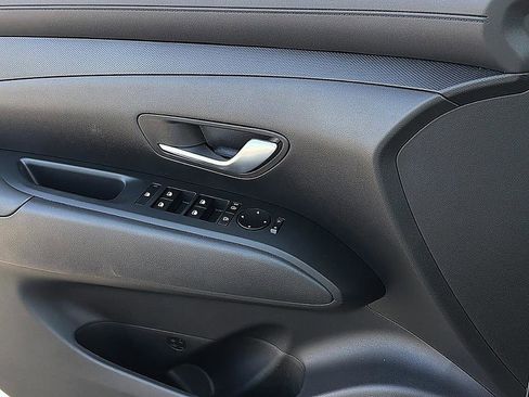 Certified 2025 Hyundai Tucson SEL FWD image 19