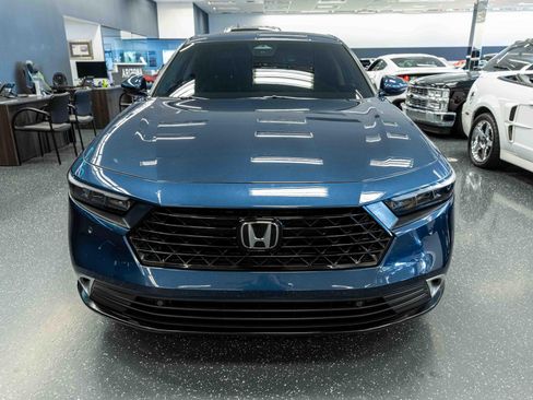 Used 2025 Honda Accord Touring image 2