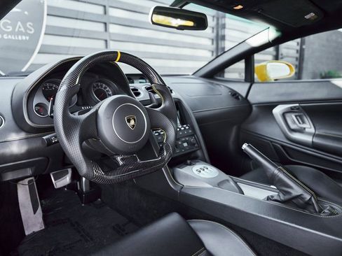 Used 2005 Lamborghini Gallardo AWD/4WD image 2