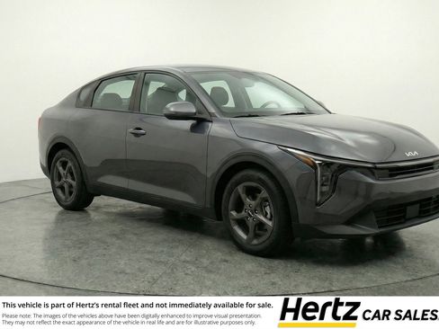 Used 2025 Kia K4 LXS image 1