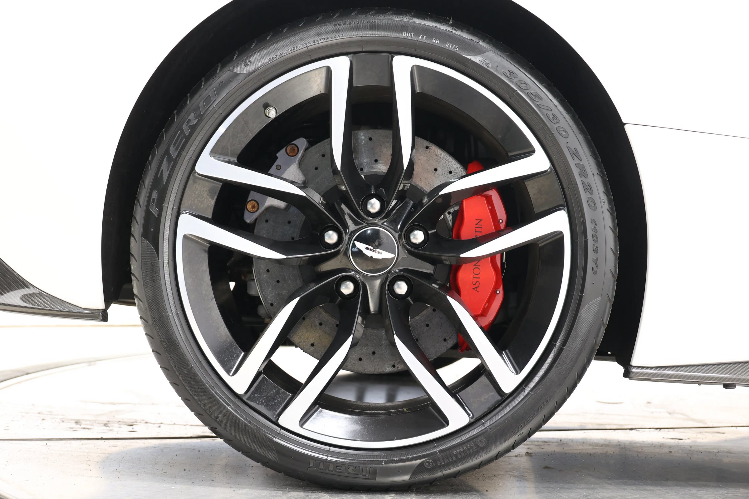 Used 2015 Aston Martin Vanquish Volante RWD image 82