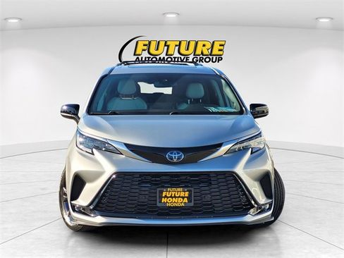 Used 2024 Toyota Sienna XSE image 2