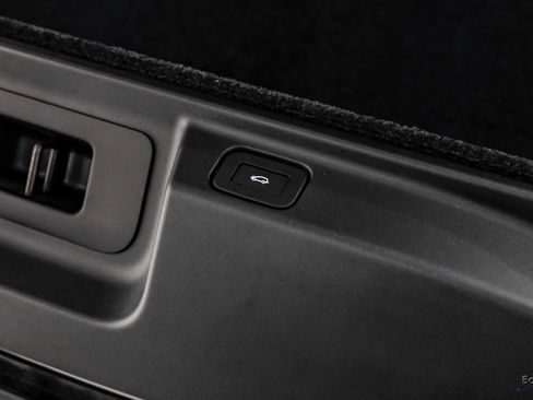 Used 2024 Land Rover Range Rover SE image 97