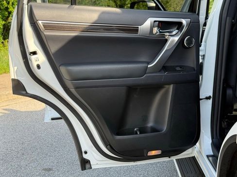 Certified 2023 Lexus GX 460 Premium w/ Accessory Package AWD/4WD image 27