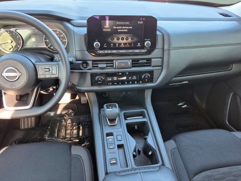 Certified 2025 Nissan Pathfinder S FWD image 15