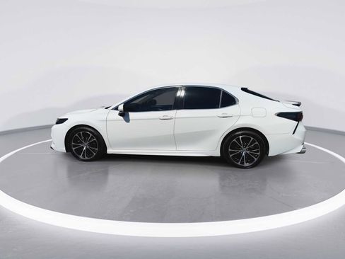 Used 2018 Toyota Camry SE FWD image 5