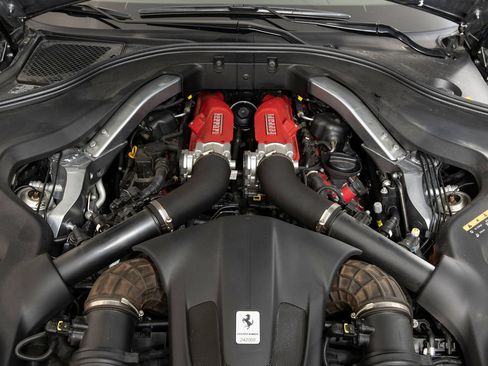Certified 2019 Ferrari Portofino RWD image 38