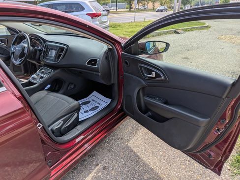 Used 2016 Chrysler 200 Limited w/ Convenience Group FWD image 29
