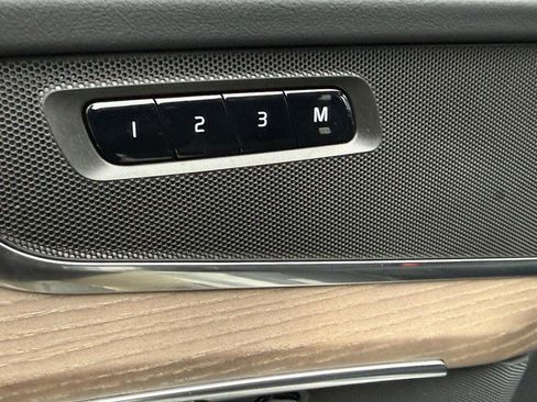 Used 2025 Volvo XC90 B5 Plus image 17