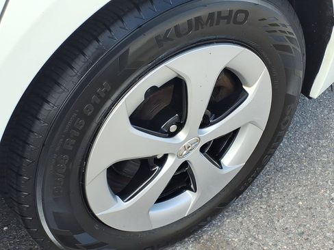 Used 2012 Toyota Prius Two FWD image 9