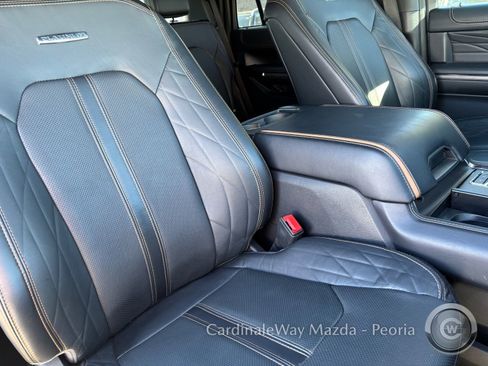 Used 2023 Ford Expedition Platinum image 14