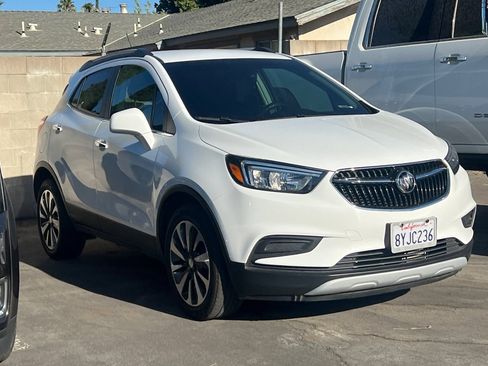 Used 2021 Buick Encore Preferred FWD image 2